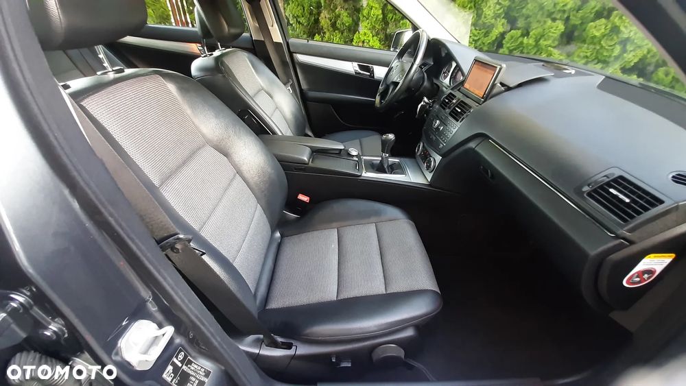 Mercedes-Benz Klasa C 180 Kompressor BlueEFFICIENCY Avantgarde - 29