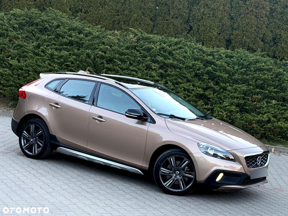 Volvo V40 Cross Country - 6