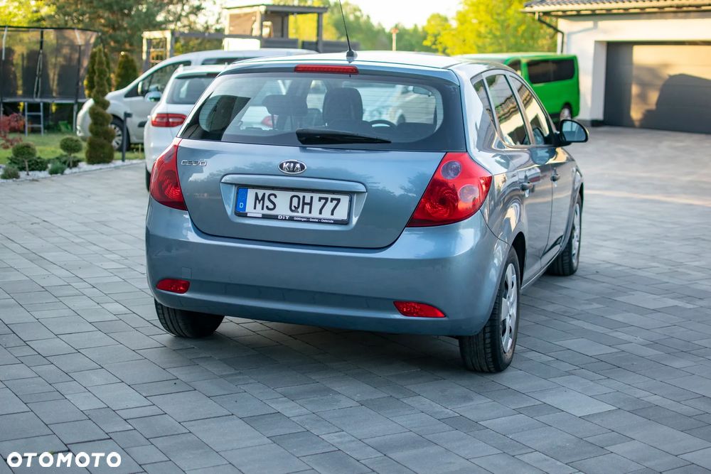 Kia Ceed - 14