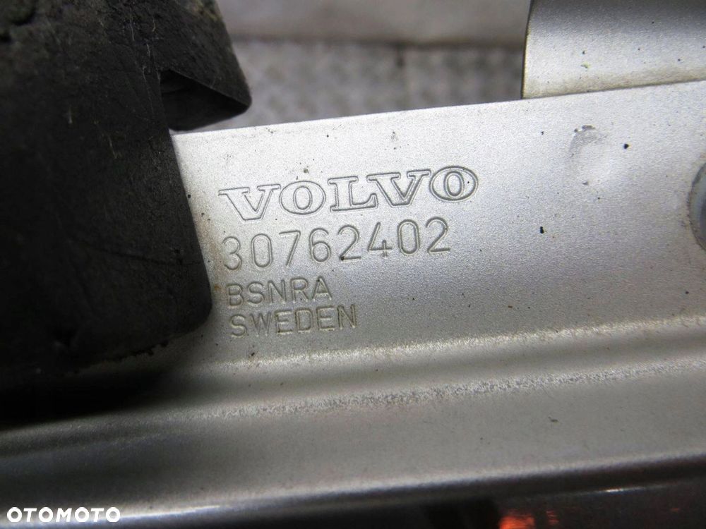 VOLVO XC60 BŁOTNIK PRAWY PRZÓD 426- 08- - 8