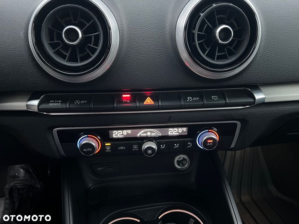 Audi A3 Sportback 2.0 TDI (clean diesel) quattro S tronic S line Sportpaket - 17