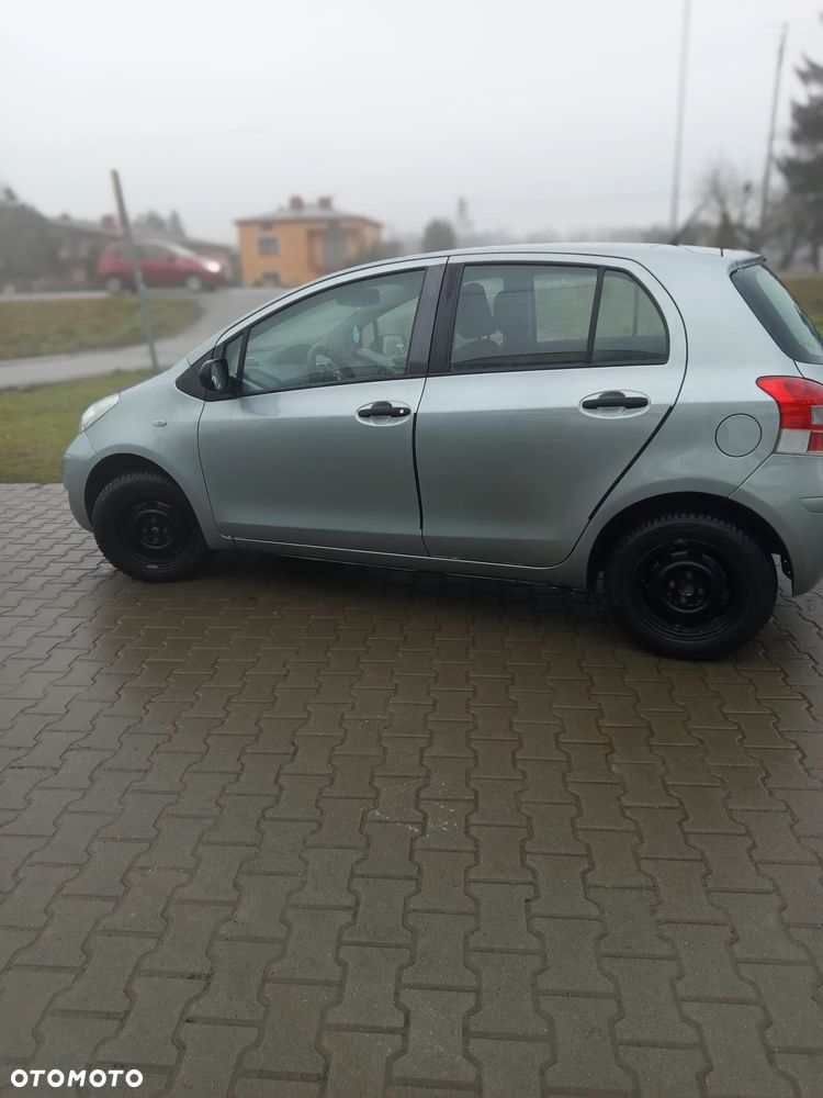 Toyota Yaris 1.0 Entry EU5 - 7