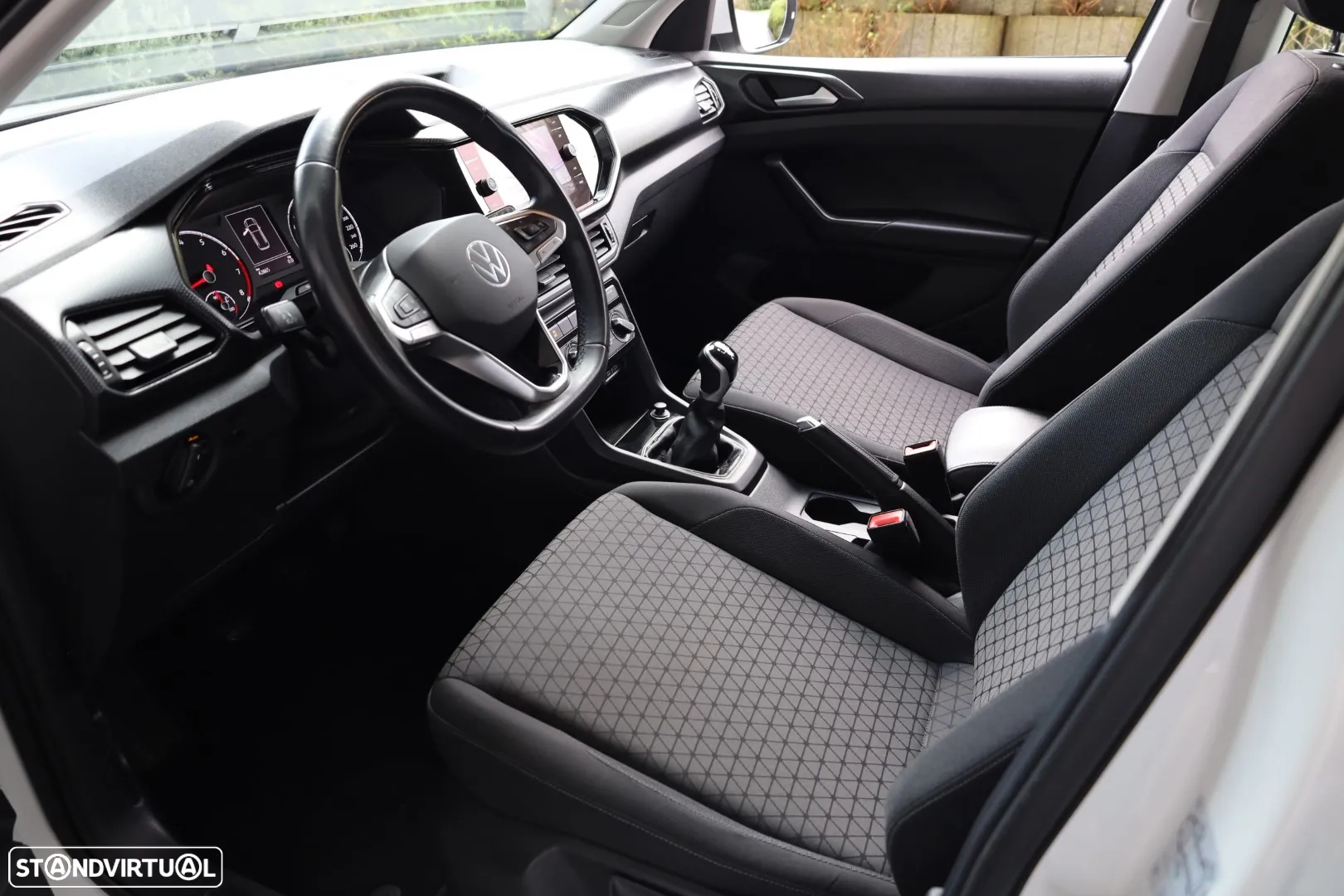 VW T-Cross 1.0 TSI Life - 38