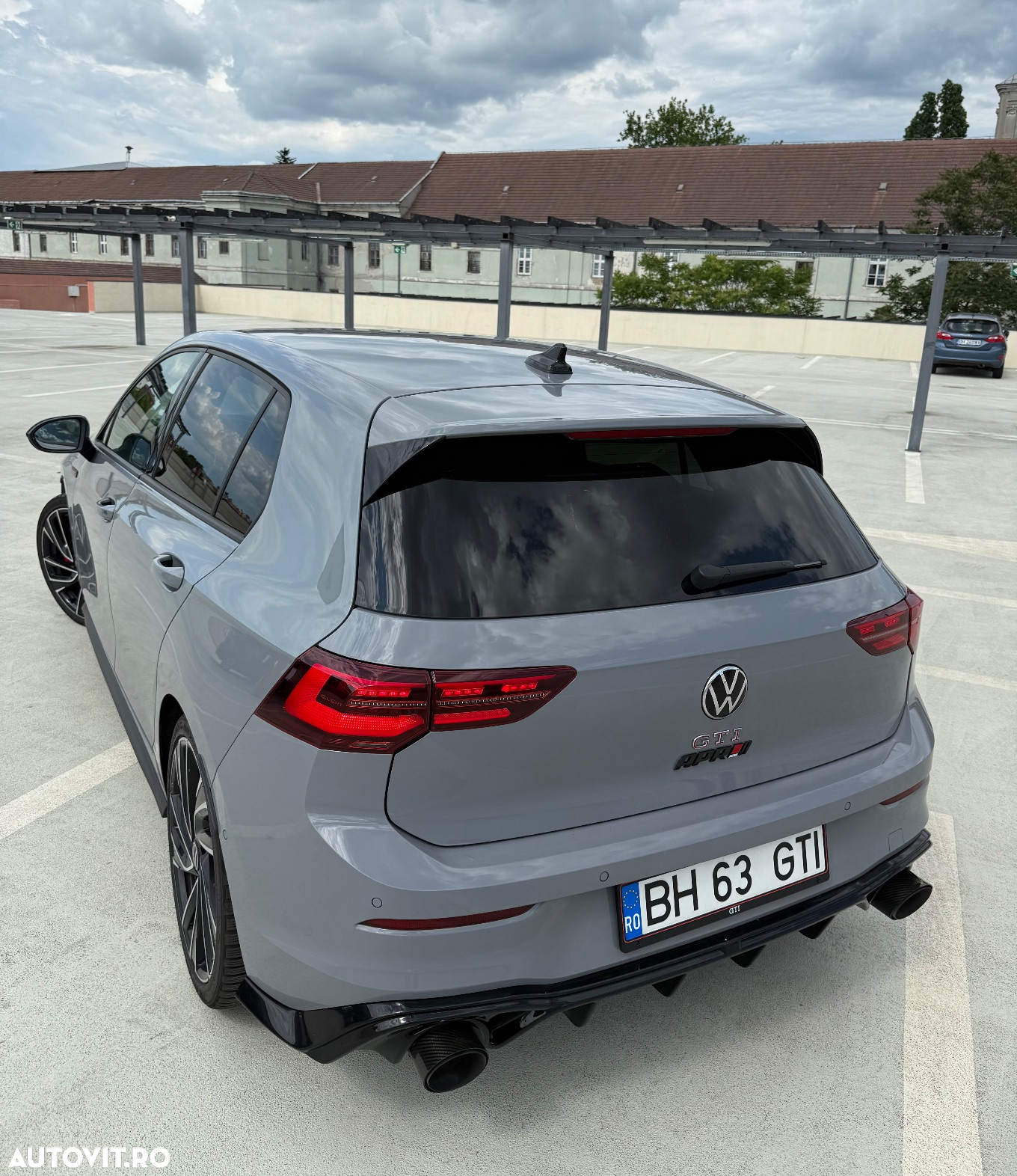 Volkswagen Golf 2.0 TSI DSG GTI Performance - 3