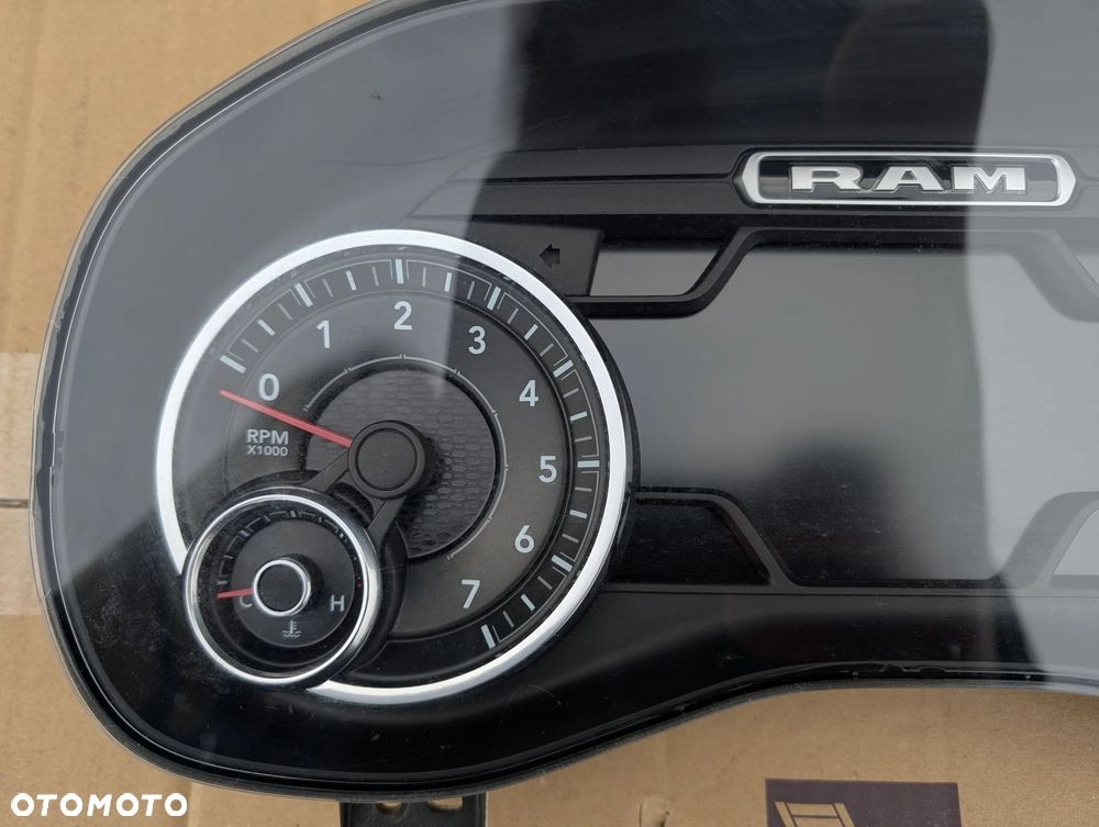 LICZNIK ZEGARY DODGE RAM 68294051AI - 3
