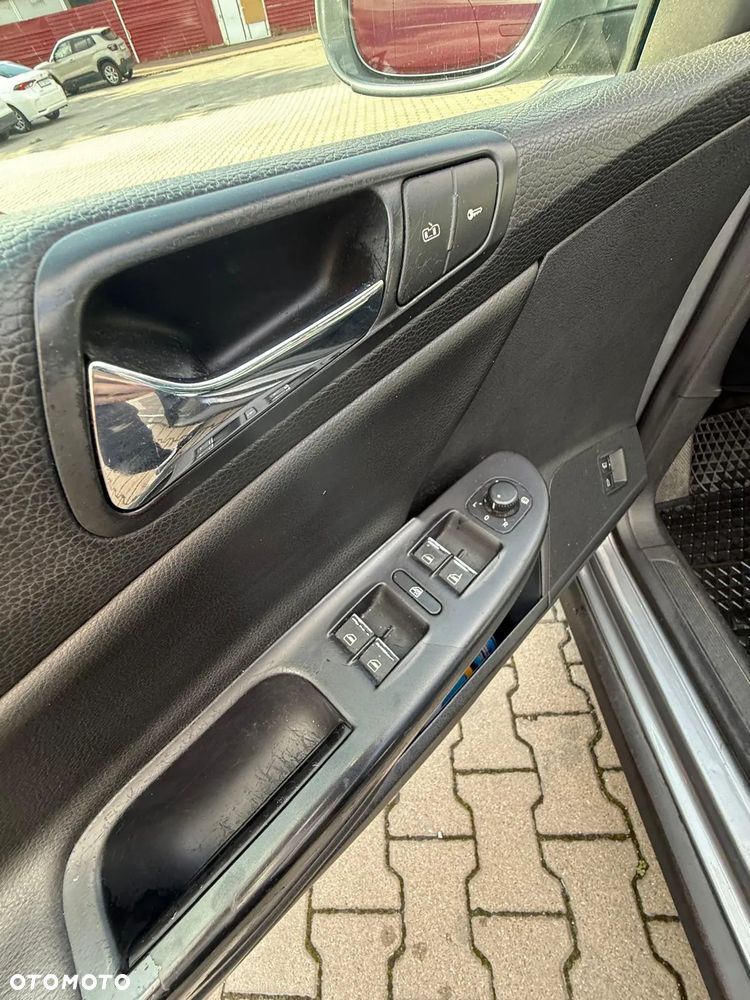 Volkswagen Passat 2.0 TDI Highline DSG - 8