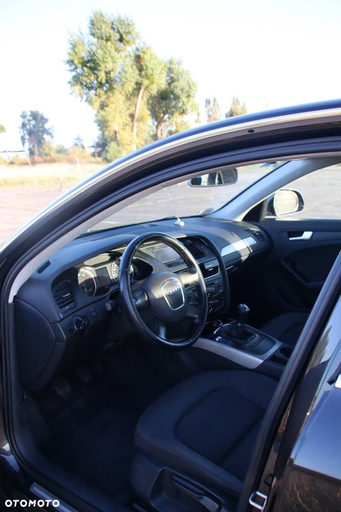 Audi A4 Limousine - 9