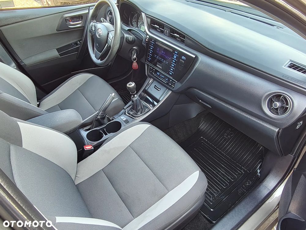 Toyota Auris 1.6 Classic Plus - 34