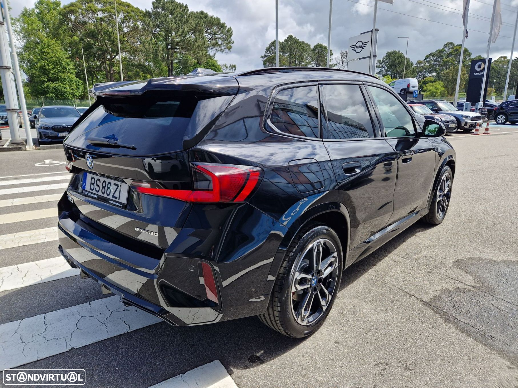 BMW iX1 eDrive20 Pack Desportivo M Pro - 4