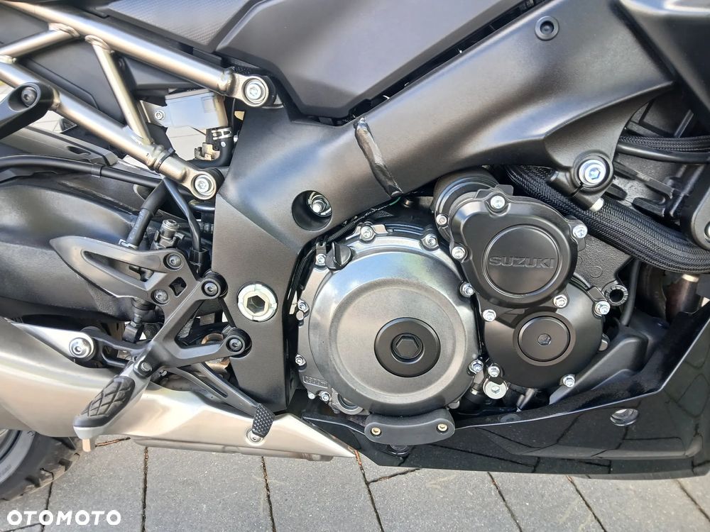 Suzuki GSX 1000 - 5
