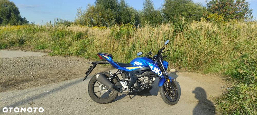 Suzuki GSX - 11