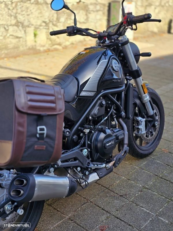 Benelli Leoncino 500 - 15