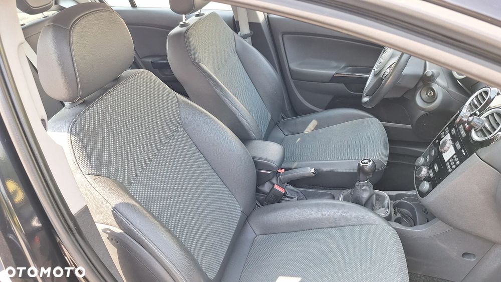 Opel Corsa 1.4 16V Cosmo - 17