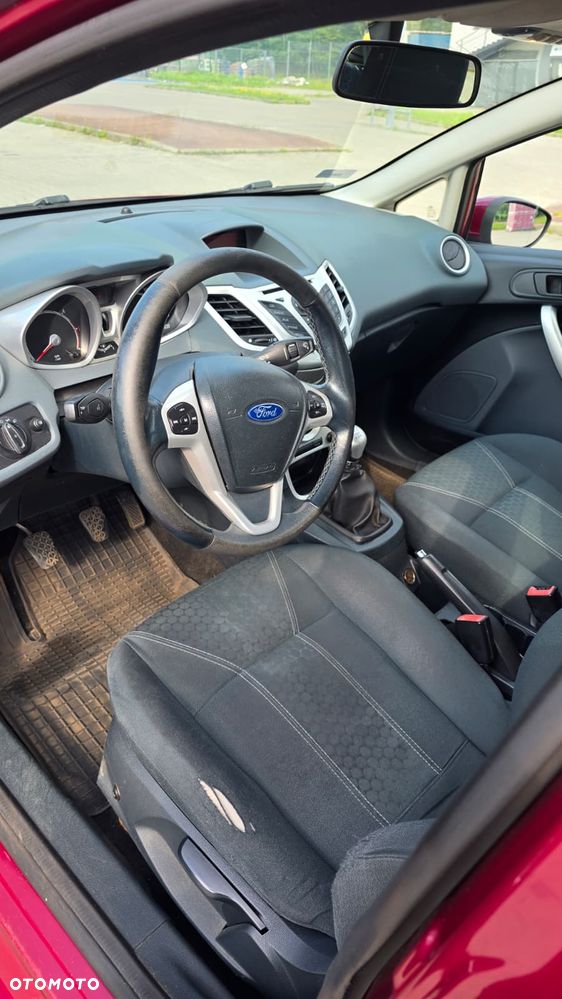 Ford Fiesta - 10