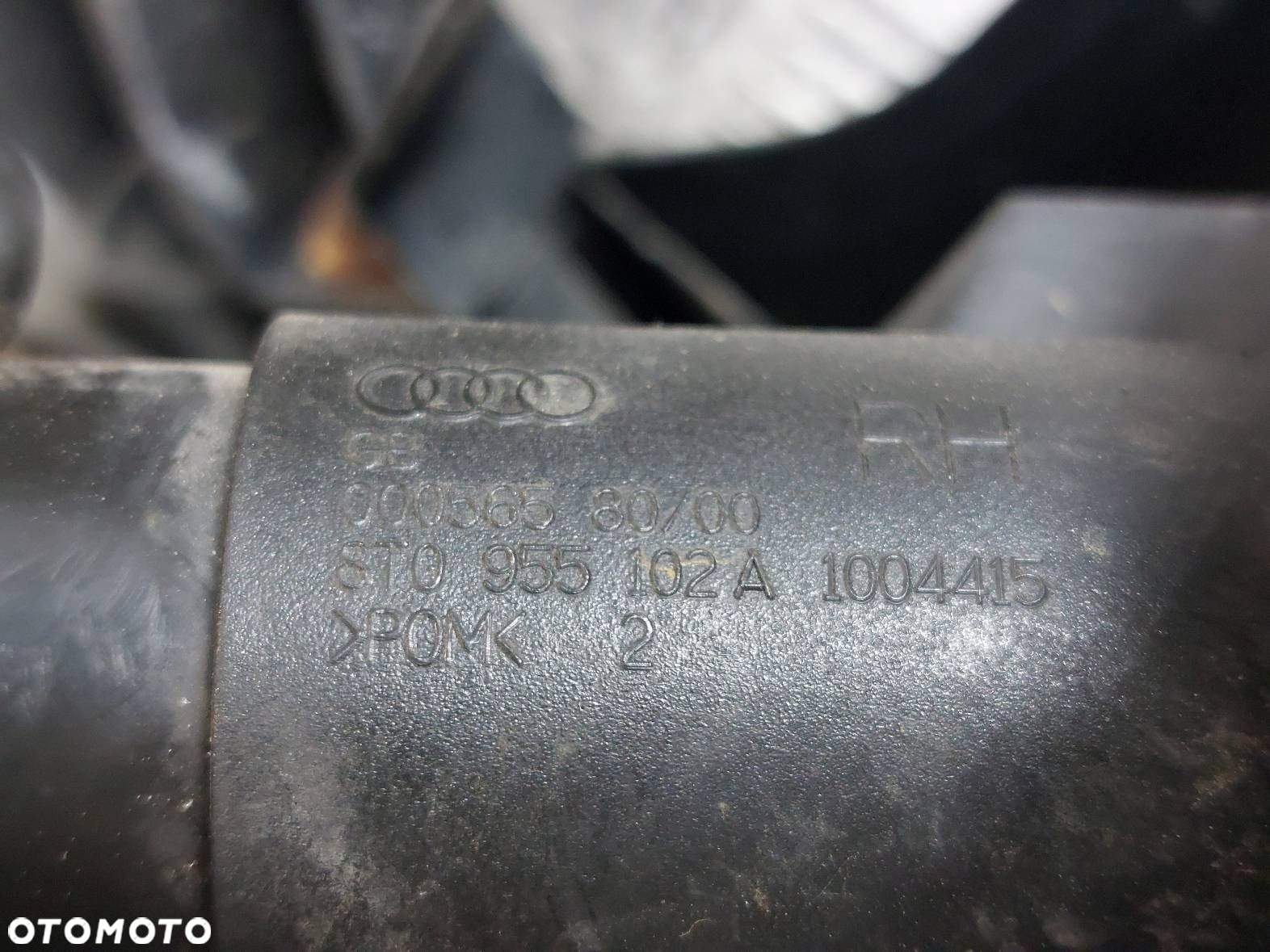 ŚLIZG BŁOTNIKA PRAWY + SPRYSKIWACZ LAMPY AUDI A5 8T 8T0805608R - 5