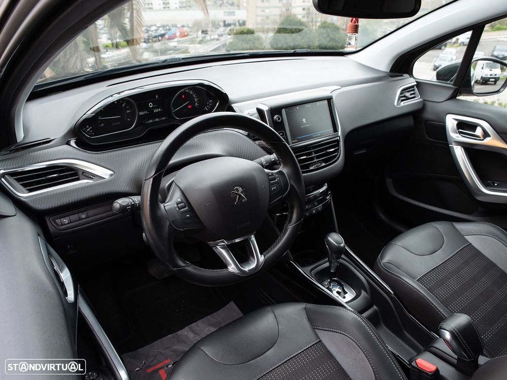 Peugeot 2008 1.2 PureTech Allure EAT6 - 18