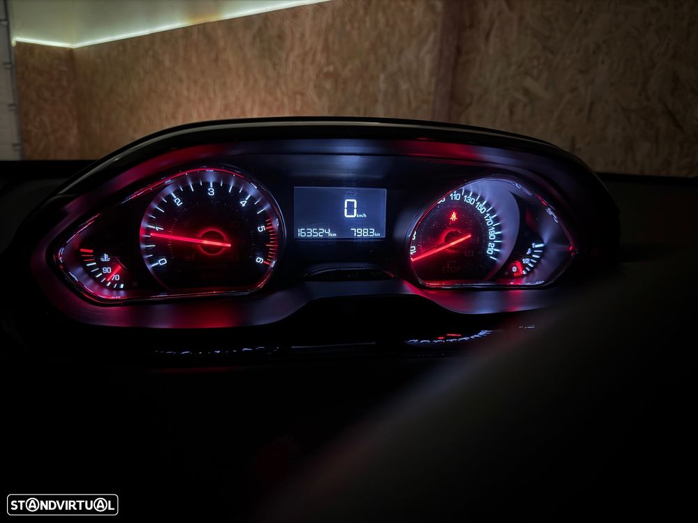 Peugeot 208 1.4 HDi Active - 29