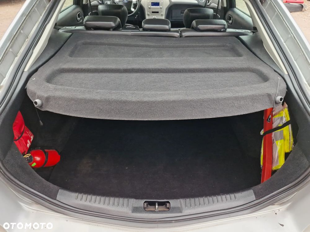 Ford Mondeo 1.8 TDCi Titanium - 24