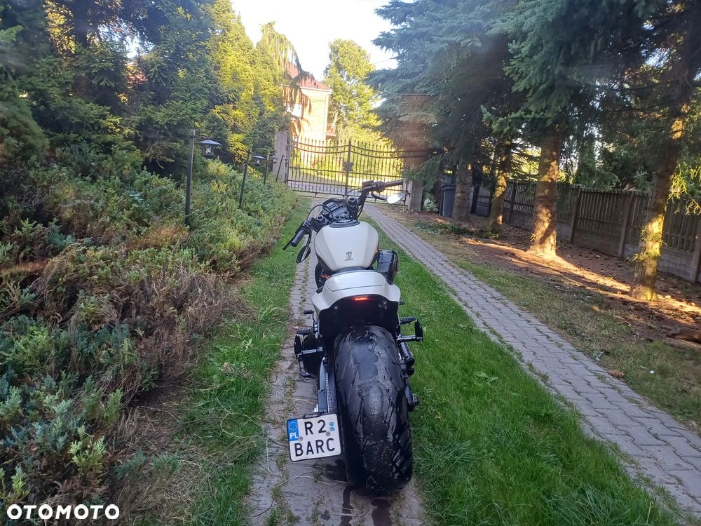 Harley-Davidson Softail FXDR - 4