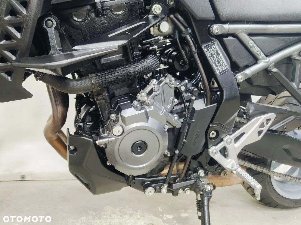 Suzuki GSX - 22