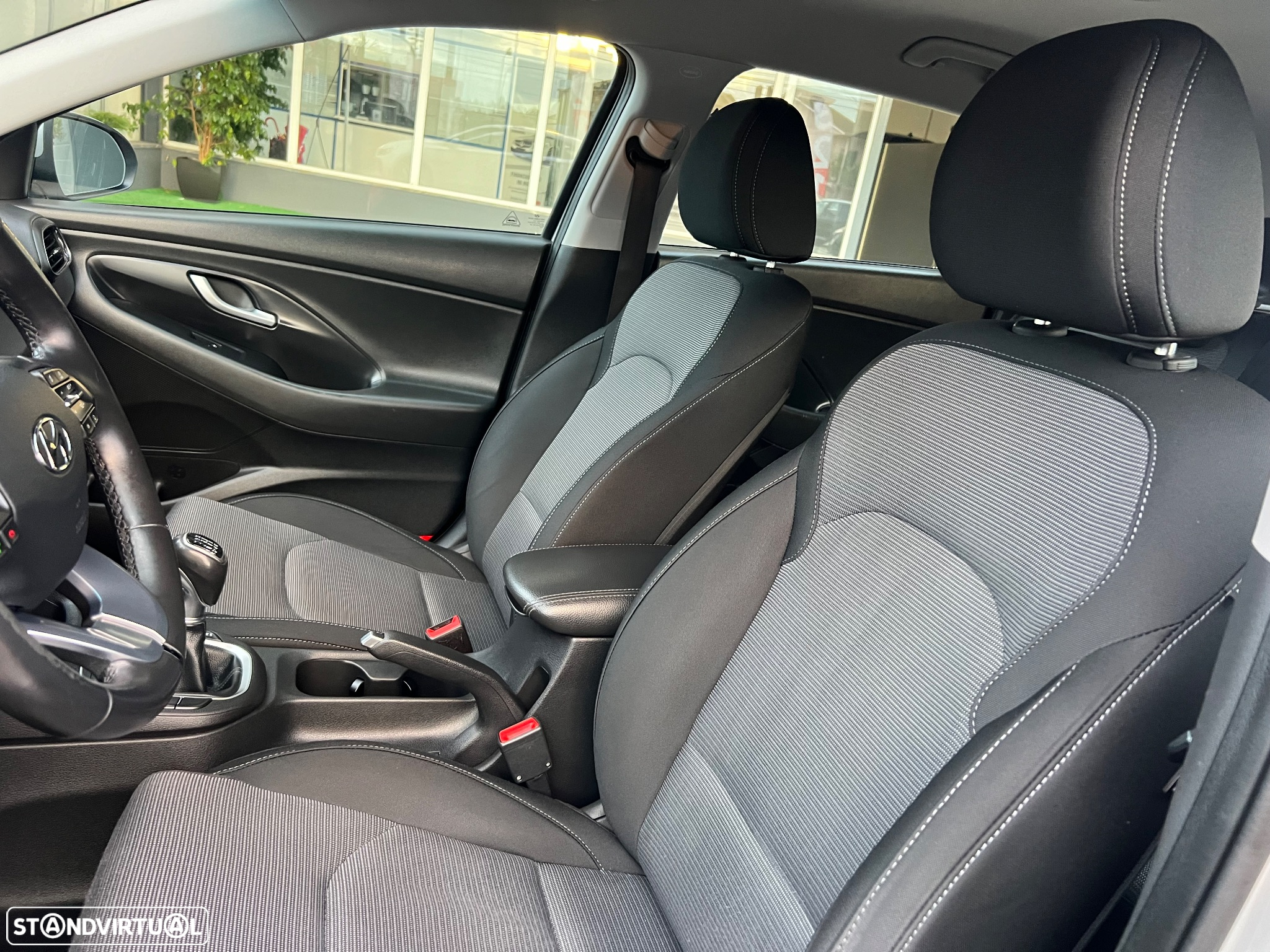Hyundai i30 SW 1.6 CRDi Blue Comfort+Navi - 14