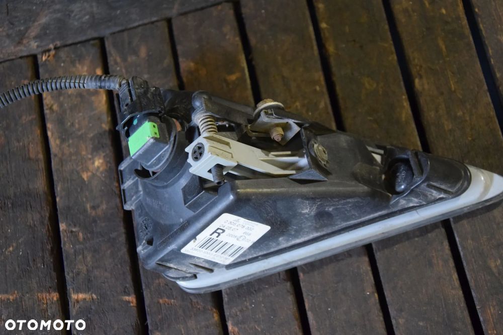 Honda Civic VIII UFO 06-11 Halogen prawy oryginał - 4