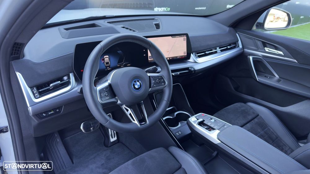 BMW iX2 eDrive20 Pack Desportivo M Pro - 13