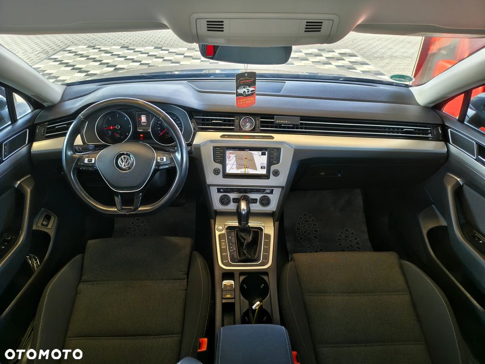 Volkswagen Passat 2.0 TDI SCR DSG Comfortline - 27