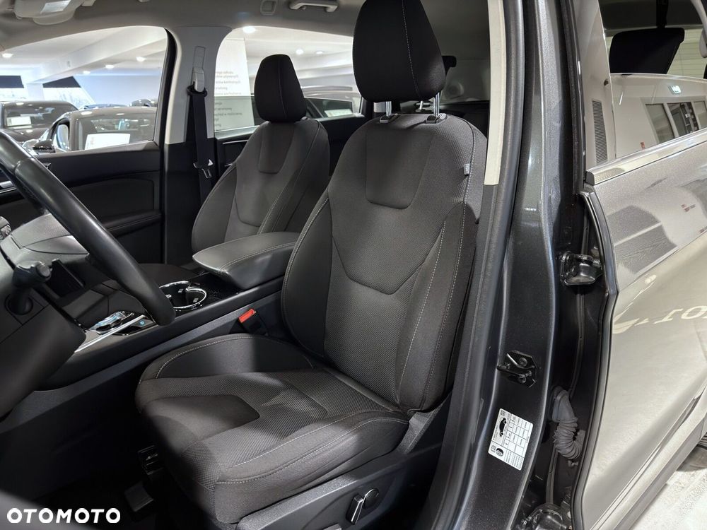 Ford S-Max - 21