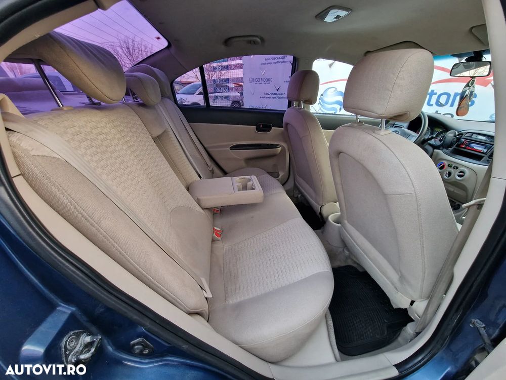 Hyundai Accent MC 1.6 DOHC 4DR GLS PREMIUM - 14