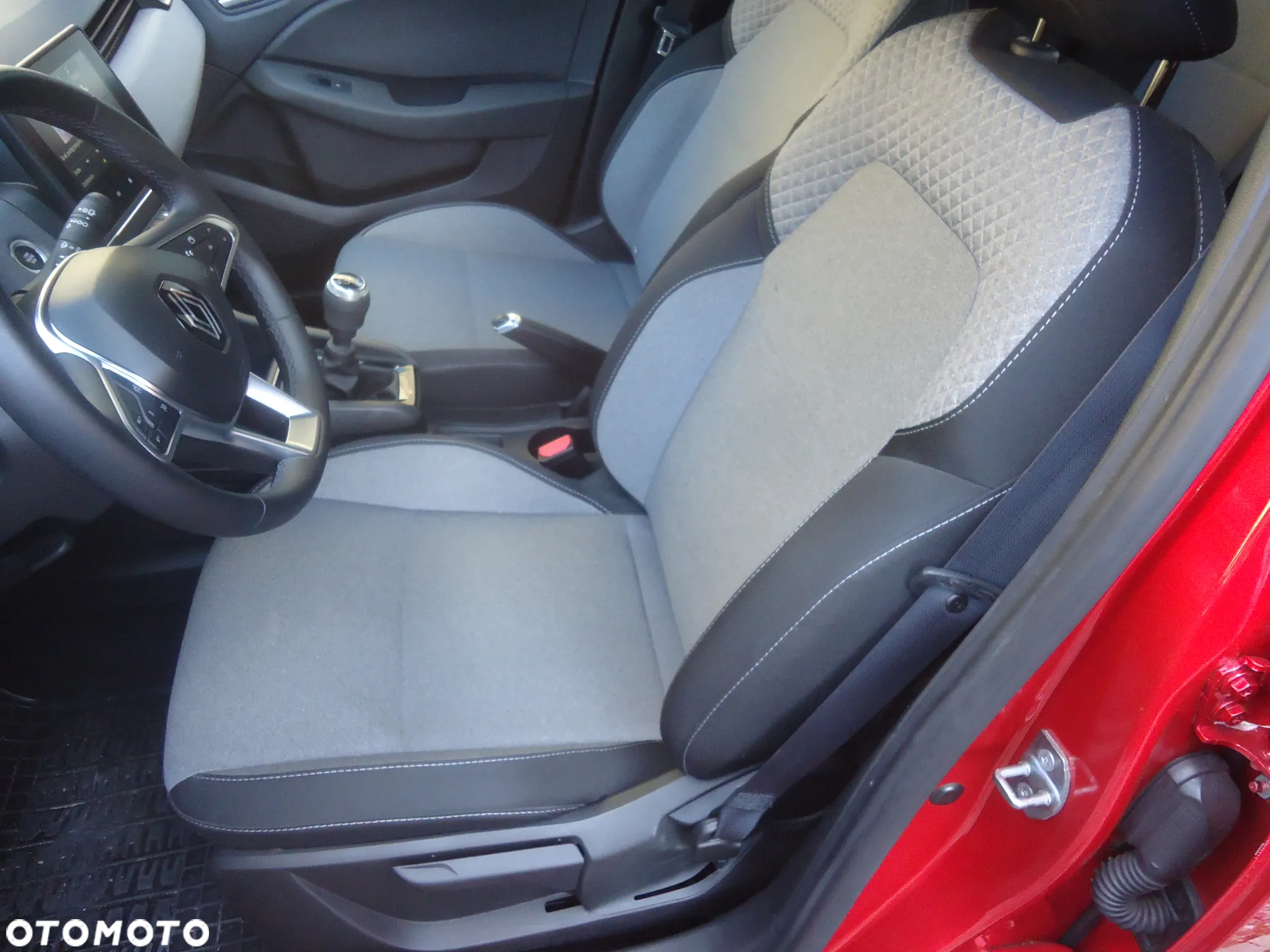 Renault Clio 1.0 TCe Evolution - 10