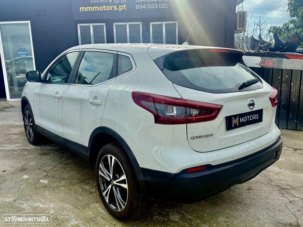 Nissan Qashqai 1.5 dCi N-Connecta J18+Led - 3