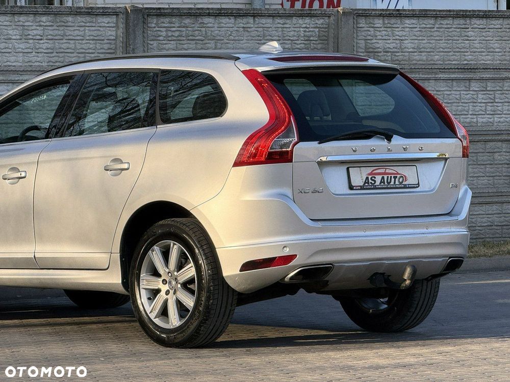 Volvo XC 60 D4 Momentum Pro - 34