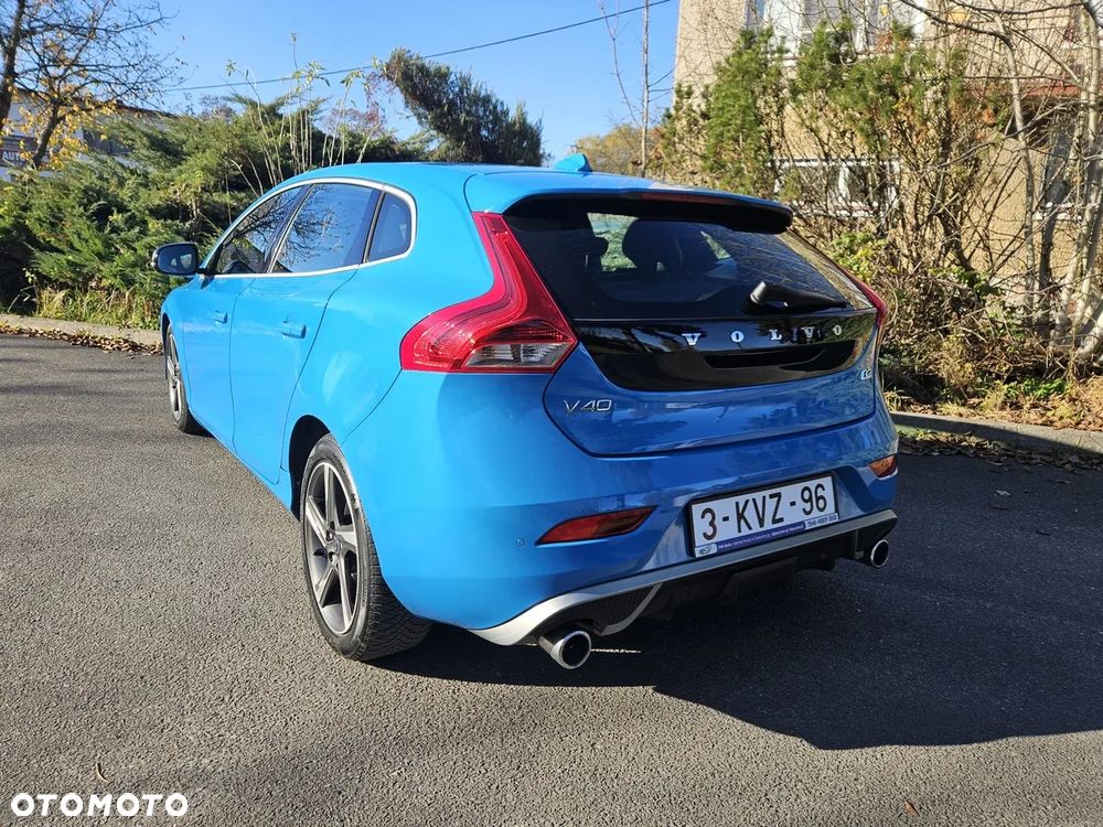 Volvo V40 D2 R-Design - 6