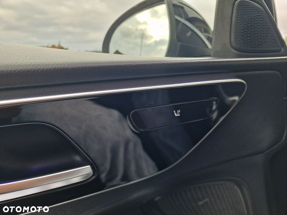 Mercedes-Benz Klasa C 300 e 9G-TRONIC Avantgarde - 35