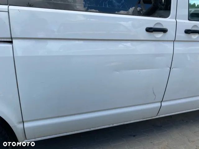 DRZWI PRZESUWNE Z SZYBĄ VOLKSWAGEN VW T6 BIAŁY - 2