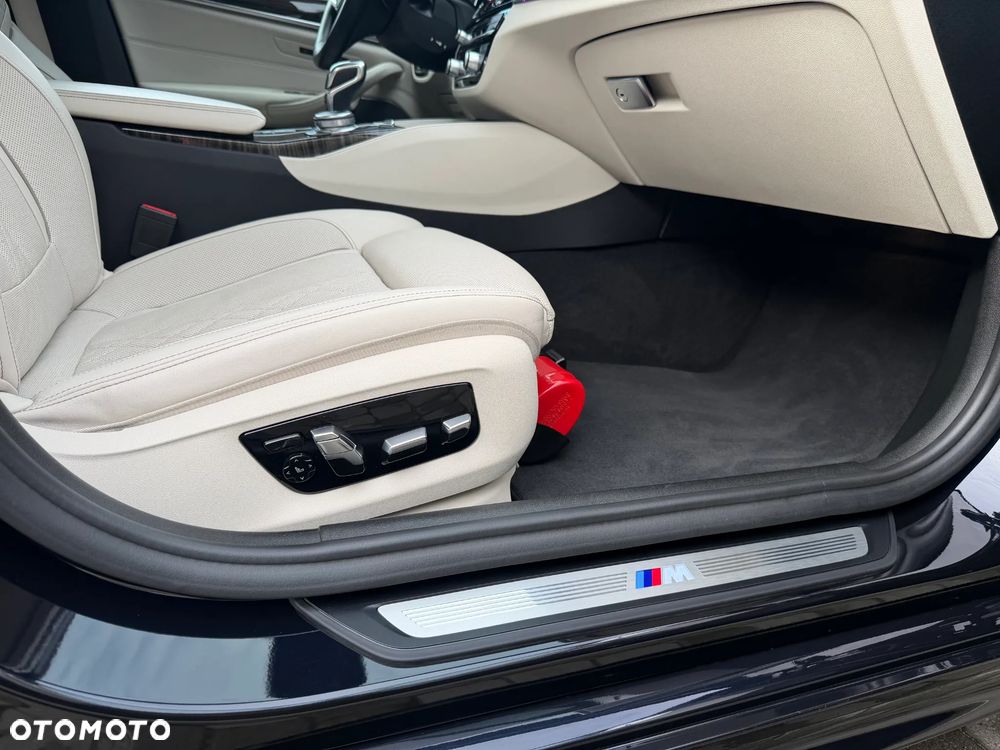 BMW Seria 5 540i xDrive M Sport sport - 32