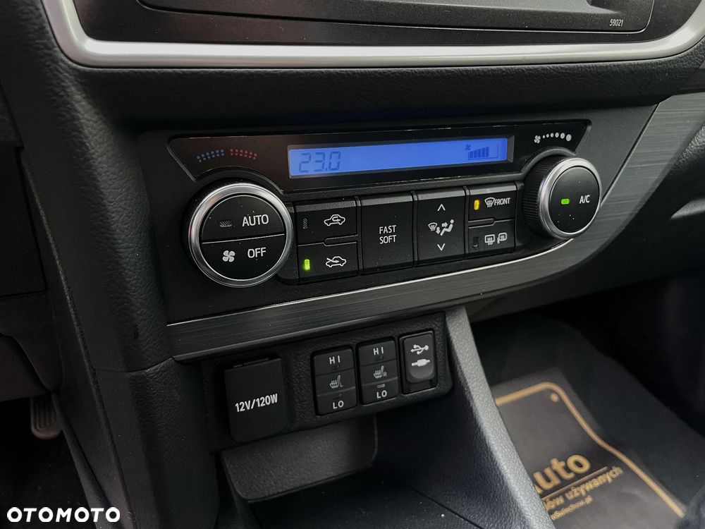 Toyota Auris 1.6 Premium Comfort - 29