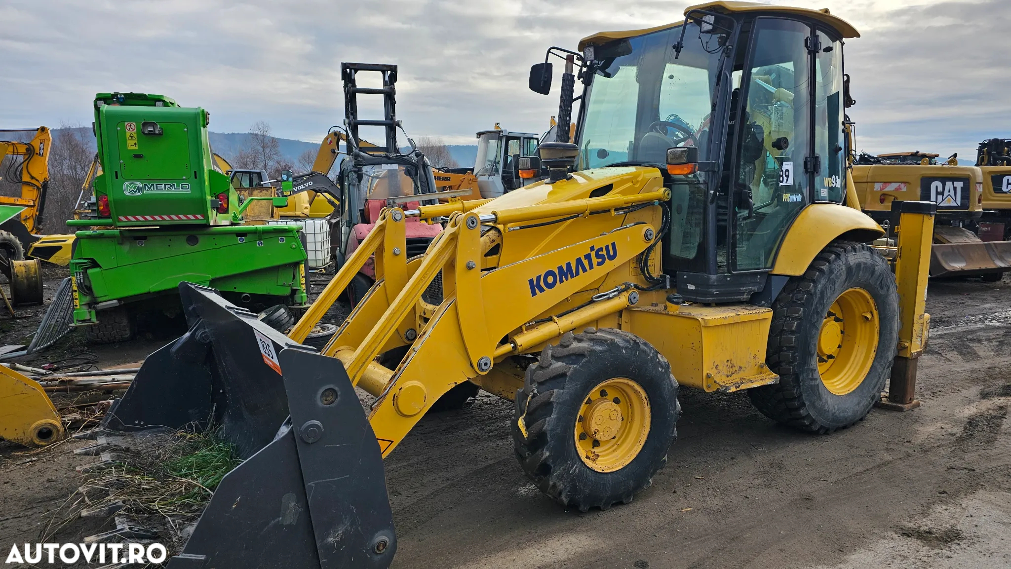 Komatsu WB 93 R Buldoexcavator - 2
