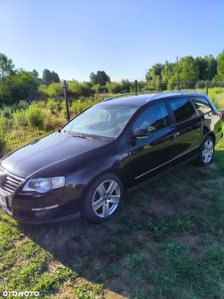 Volkswagen Passat 1.6 Sportline - 1