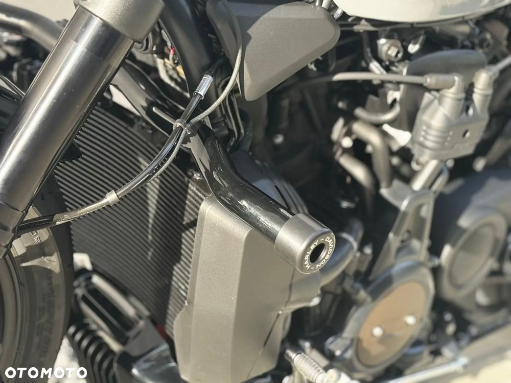 Harley-Davidson Sportster - 13