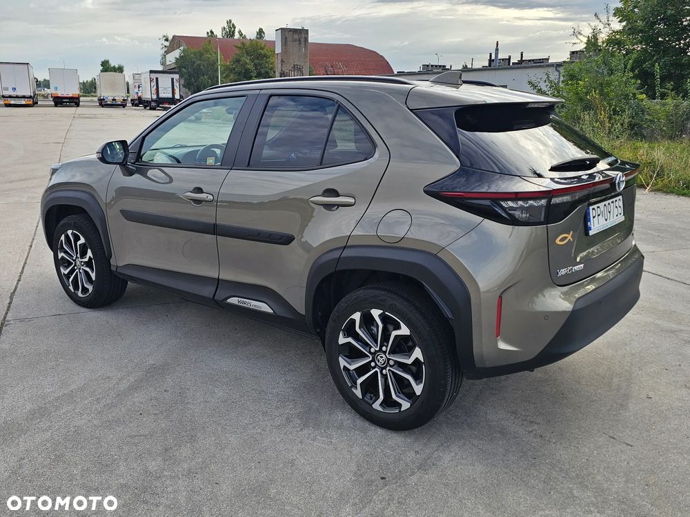 Toyota Yaris Cross Hybrid 1.5 Comfort 4x4 - 8