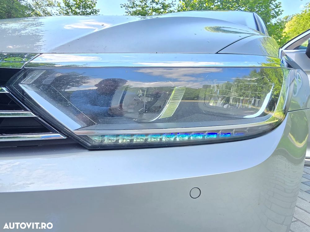 Volkswagen Passat 2.0 TDI Highline - 11