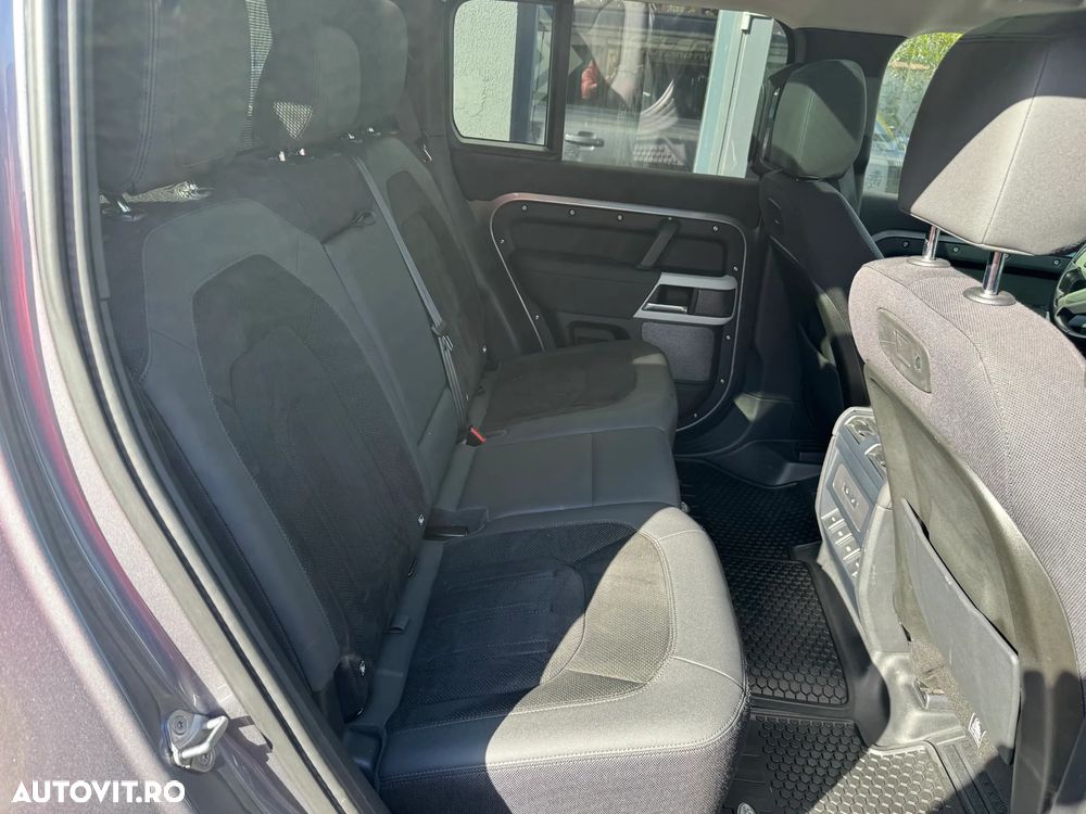 Land Rover Defender 110 2.0 P300 SE - 12
