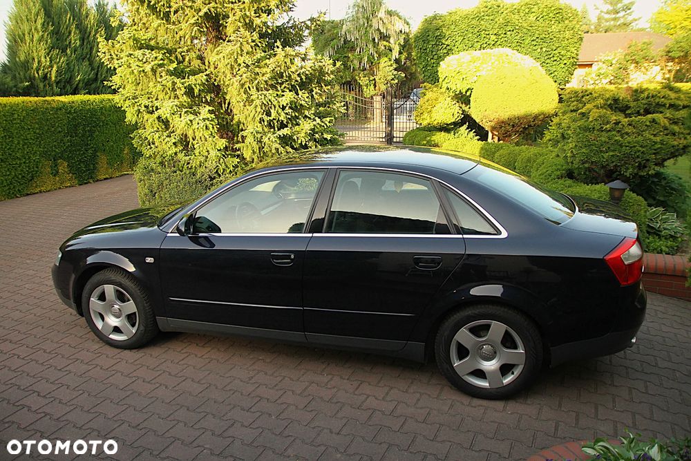 Audi A4 Limousine - 16