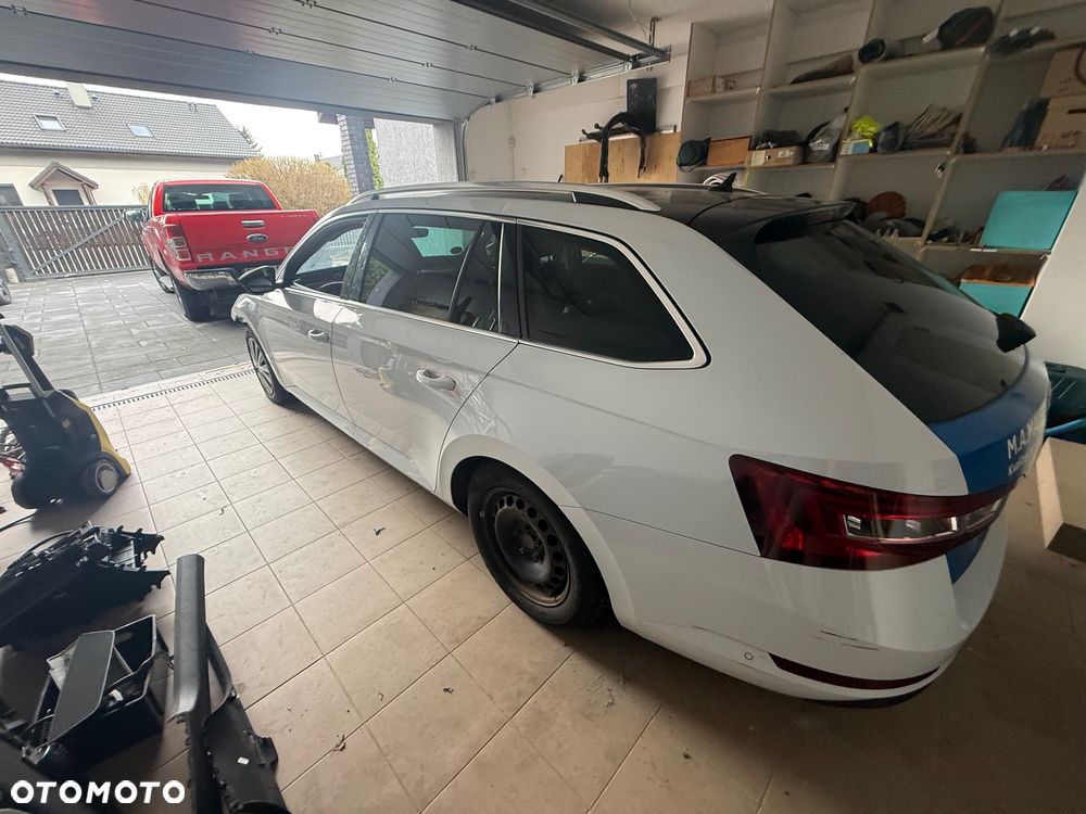Skoda Superb 2.0 TDI 4x4 Ambition DSG - 4