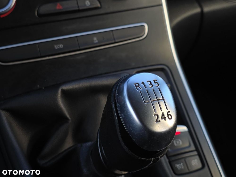 Renault Scenic 1.6 dCi Intens - 23