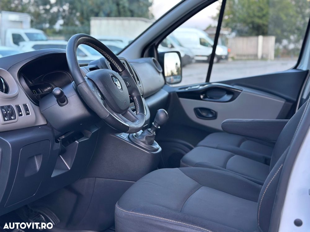 Renault Trafic - 12
