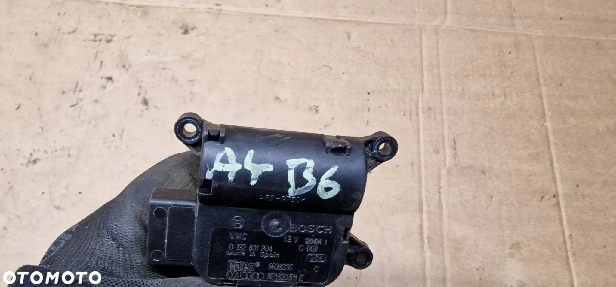 Silniczek klap nagrzewnicy Audi A4 B6 8E1820511E 0132801304 - 5