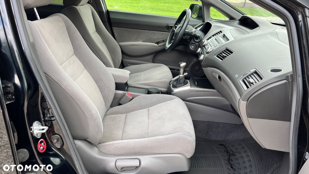 Honda Civic 1.8 Comfort - 24